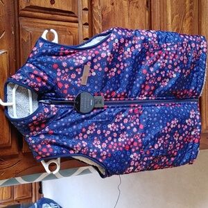 NWT Buffalo David Bitton Reversible Floral/Sherpa Vest Size Large 14-16